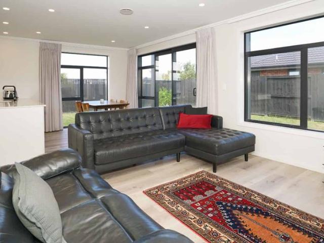 Modern Family Home in Prime Location