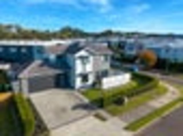 Modern Family Home in Prime Swanson Location