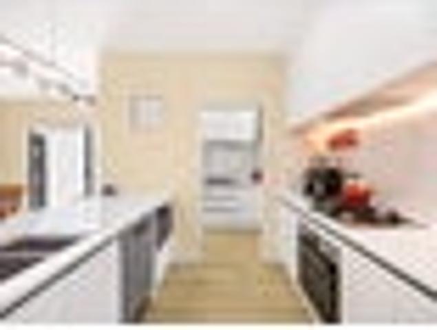 Modern Family Living Exceptional Lifestyle!