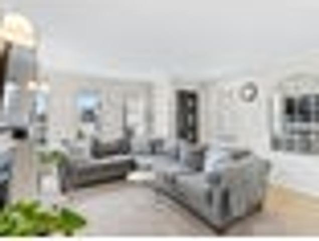 Modern Family Living in the Heart of Kumeu
