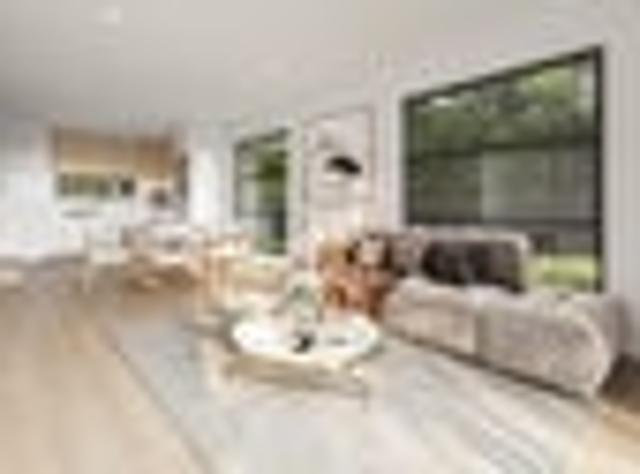 Modern Family Living in the Heart of Hillpark