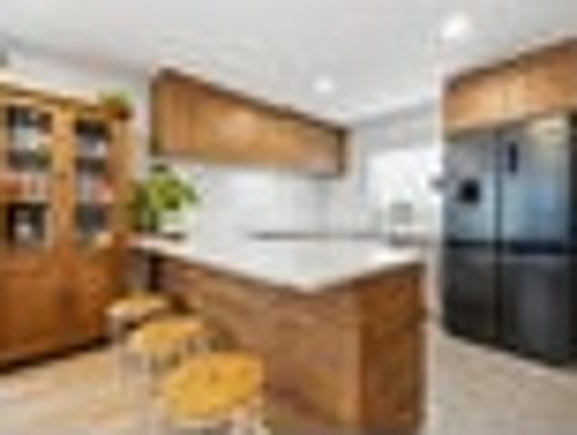 Modern Family Living in the Heart of New Lynn