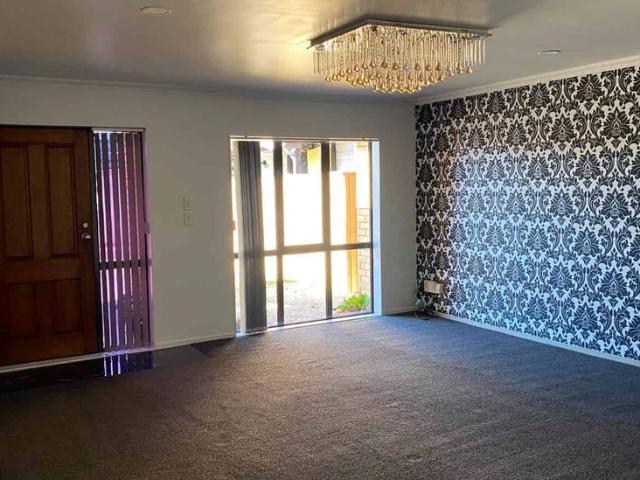 Modern Family Living in the Heart of Papatoetoe