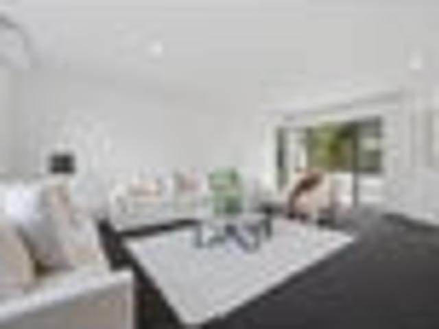 Modern Family Living in a Peaceful Bush Setting
