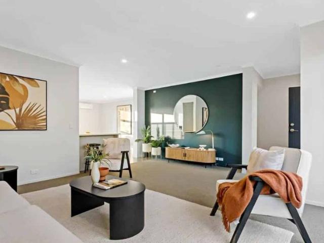 Modern Family Living in a Prime Stonefields Lo.