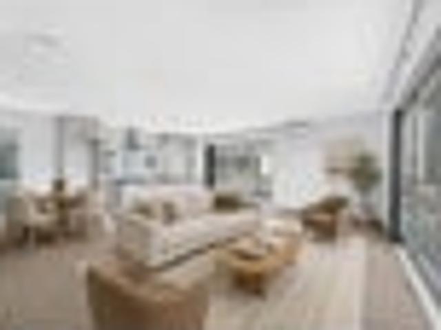 Modern Family Living in a Prime Takanini Location