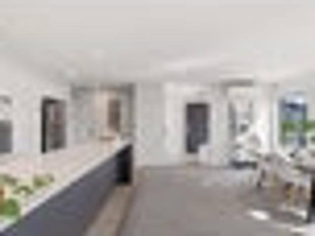 Modern Family Living in a Quiet Cul de Sac