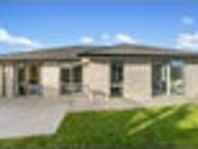 Modern Family Living in a Quiet Cul de Sac
