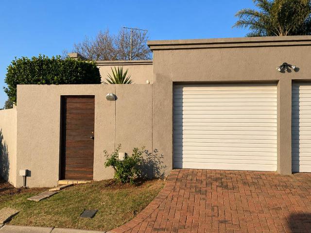 Modern Family Living in a Secure and Sought After Complex