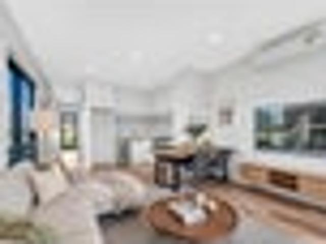 Modern Family Living in Desirable Totara Park
