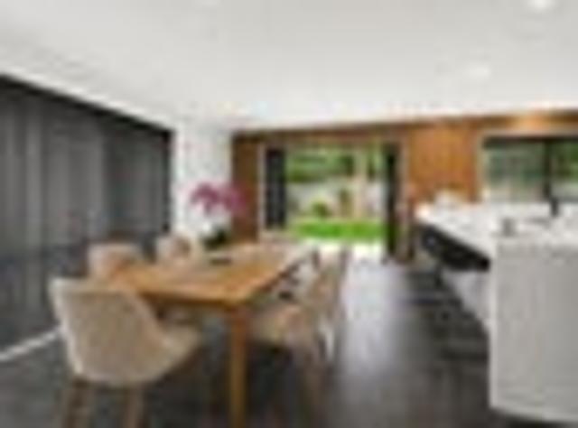 Modern Family Living in Kelvin Grove