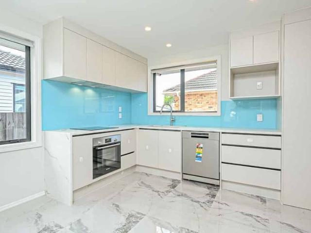 Modern Family Living in Mangere East