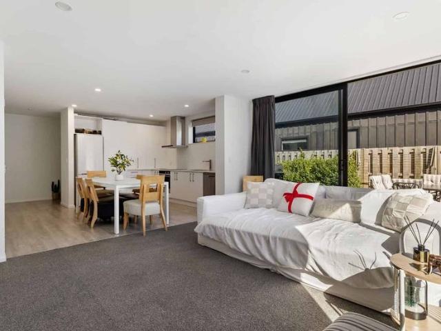 Modern Family Living in Popular Bridesdale