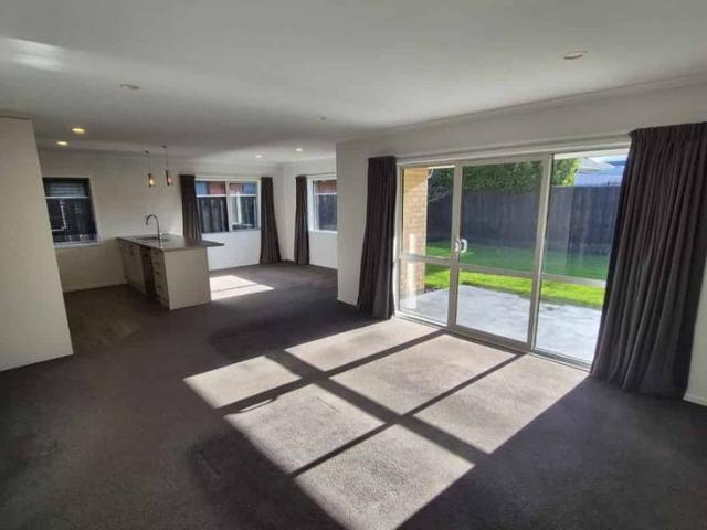 Modern Family Living in Popular Faringdon
