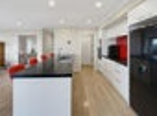 Modern Family Living in Sought After Mapua!