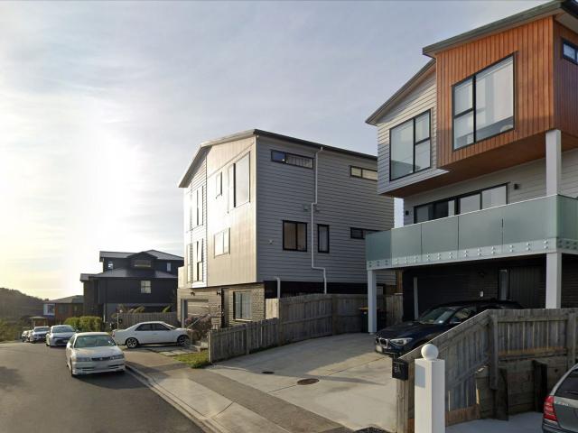 Modern Five bedroom house with Stunning Views