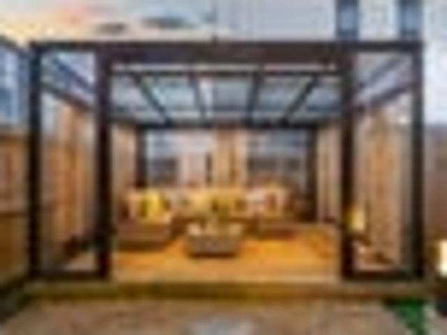 Modern Freehold Living in Popular Scott Point