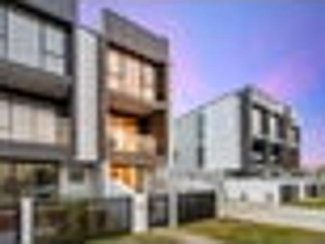 Modern Freehold Living in Prime Northcote