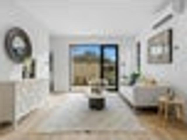 Modern freehold living in the heart of Papatoetoe