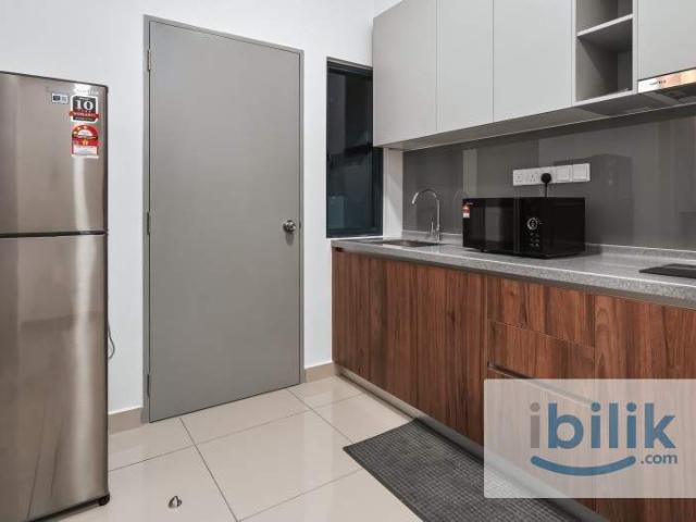 Modern fully furnished middle room @ m vertica walkable to lrt/mrt maluri
