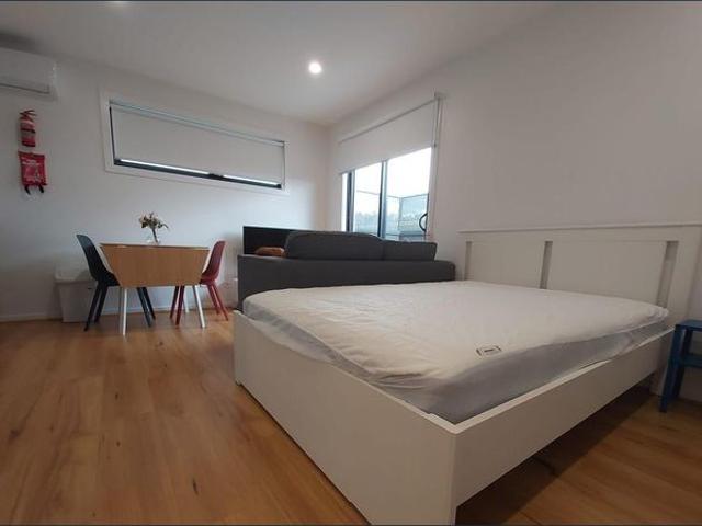 Modern Fully Furnished Room with Private Kitchenette – All Utilities Included