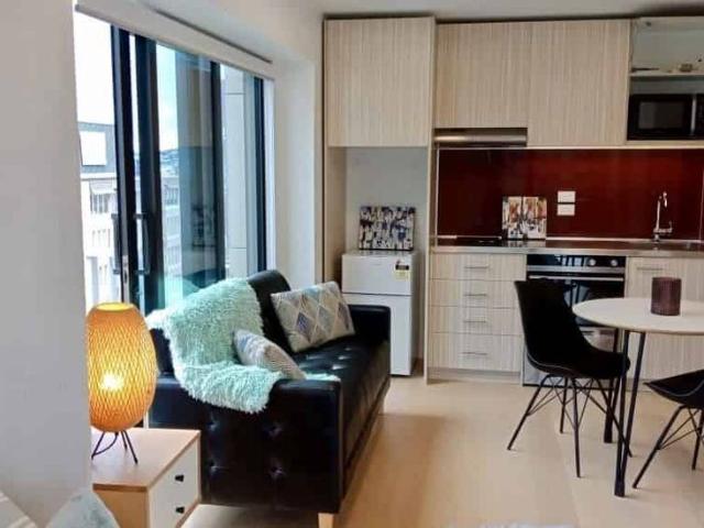 Modern Fully Furnished 1 Bedroom Apartment in Prime Te Aro Location!