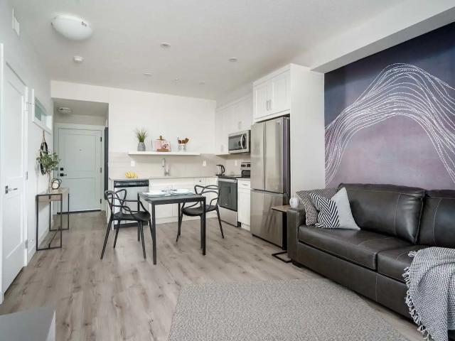 MODERN FULLY FURNISHED 1BR+DEN/1BA CONDO SETON
