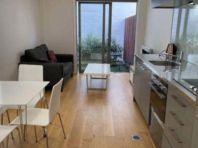 Modern Furnished Apartment with courtyard