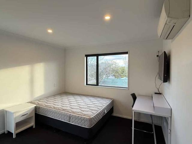 MODERN FURNISHED ENSUITED ROOM Ã¢ÂÂ AFFORDABLE CITY LIVING