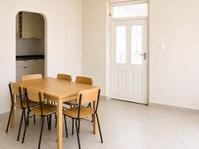 modern furnished rooms available in.