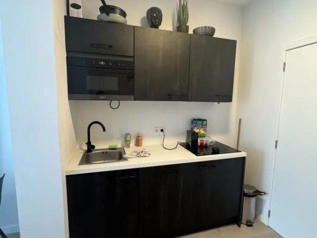 Modern, furnished studio!