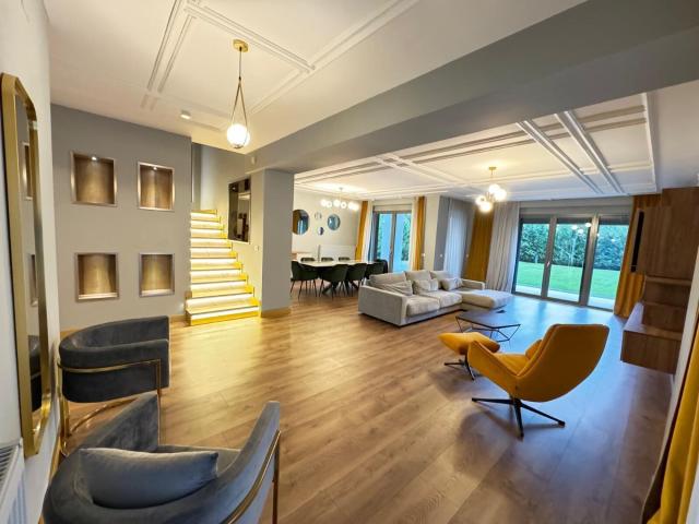 modern, furnished villa, green lake complex