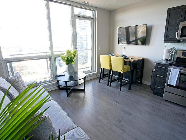 Modern Furnished 1 Bedroom Inc.ac+heat Ice district Arena Views
