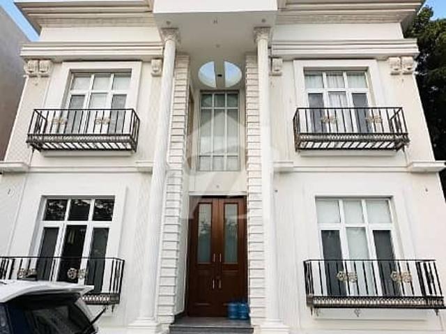 Modern House And Luxurious House For Sale Gulshan e Iqbal