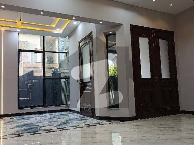 Modern House Of 20 Marla Available In DHA Defence