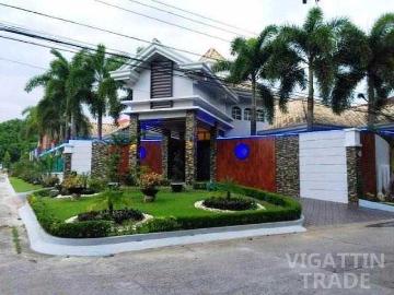 Modern House with Swimming pool For Sale inside an Exclusive Subdivision @28M