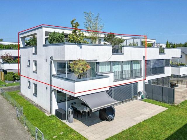 Modern & hell: 5.5 Zimmer Maisonette Attikawohnung
