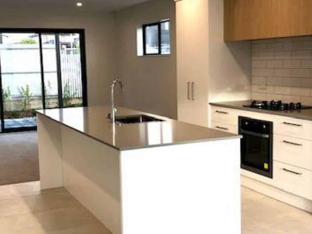 Modern High Spec Living