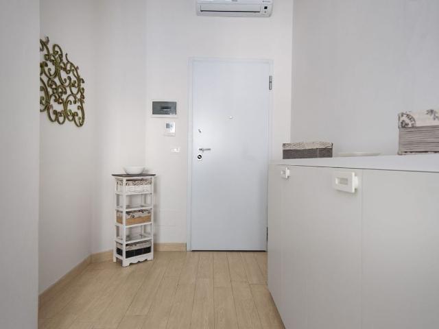 Modern Historic Center Studio near Paladozza, Bologna Amsterdam Apartments for Rent