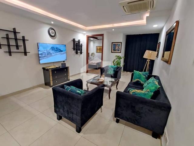 Modern One Bed Apartmentin Goldcrest Mall
