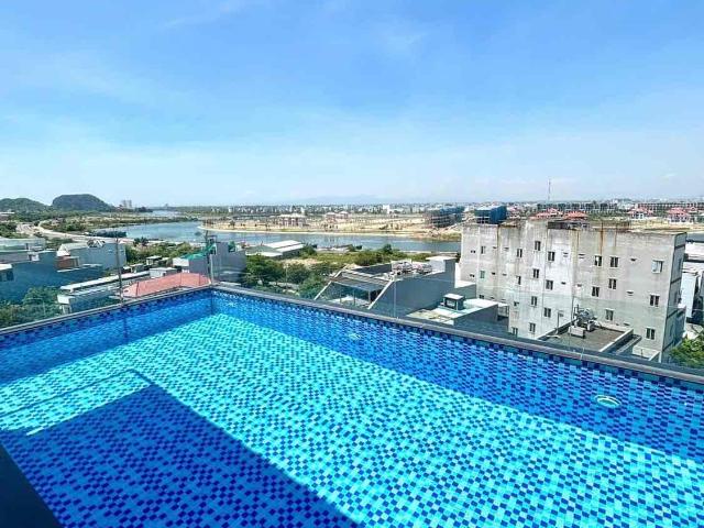 MODERN ONE BEDROOM APARTMENT HAVE POOL ON THE ROOFTOP LARGE BALCONY WITH MUCH NATURAL LIGHT GOOD PRICE OF KHUE MY, QUIET AREA