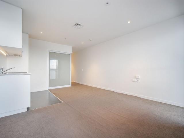Modern One Bedroom Apartment – The Orange City Fringe Living