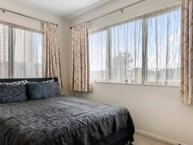 Modern One Bedroom Granny Flat – Water & Electricity Included!