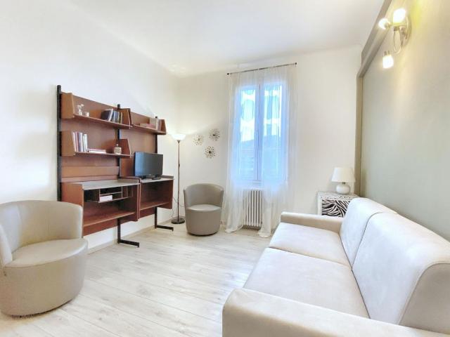 Modern One Bedroom in Bolognina near Train Station, Bologna Amsterdam Apartments for Rent
