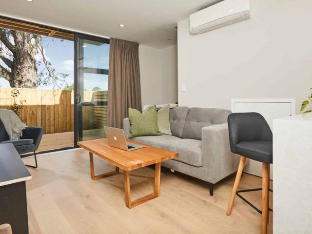 Modern One Bedroom Townhouse in Prime Location