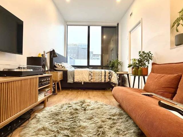 Modern One Bedroom Unit Taranaki Street