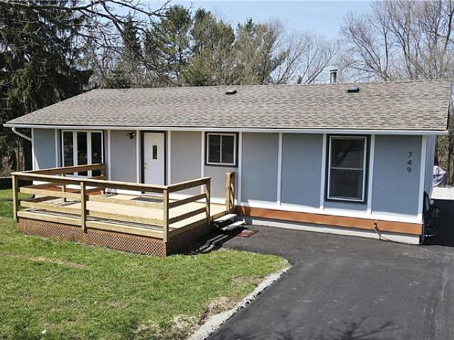 Modern Open Concept Bungalow In Barrie For Sale 749e