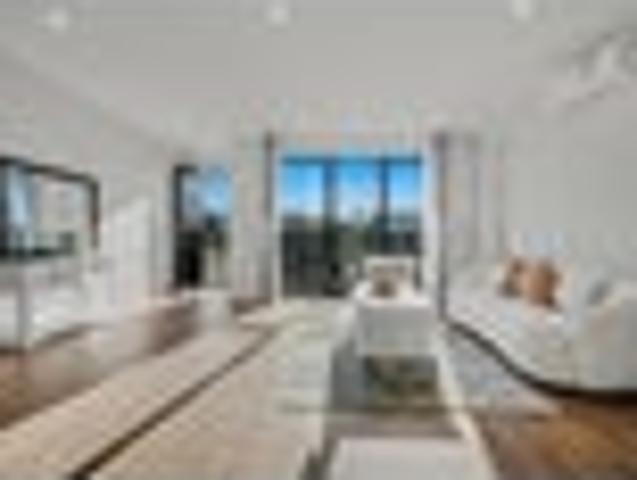 Modern, Low Maintenance & Move In Ready