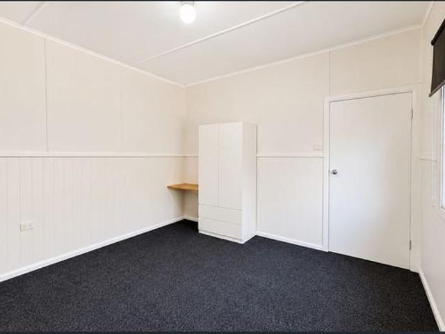 Modern & Low Maintenance One Bedroom Living