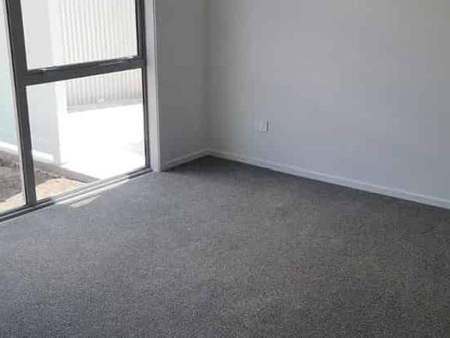 Modern, Low Maintenance Home, Quiet Neighbourhood